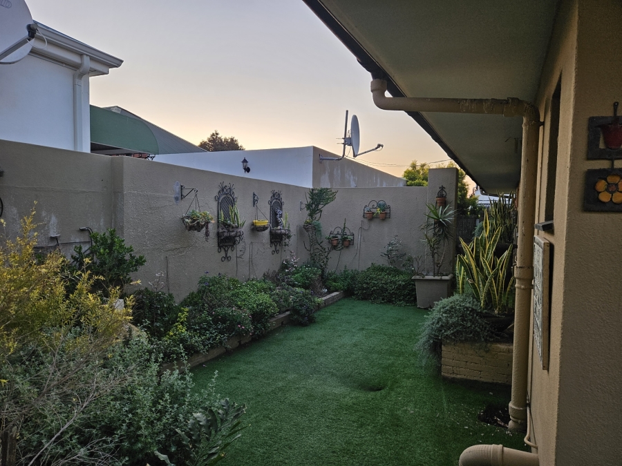 3 Bedroom Property for Sale in Gordons Bay Village Western Cape